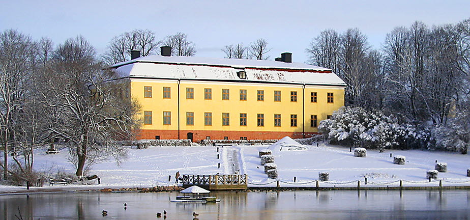 Edsbergs slott, sett från Edsviken.