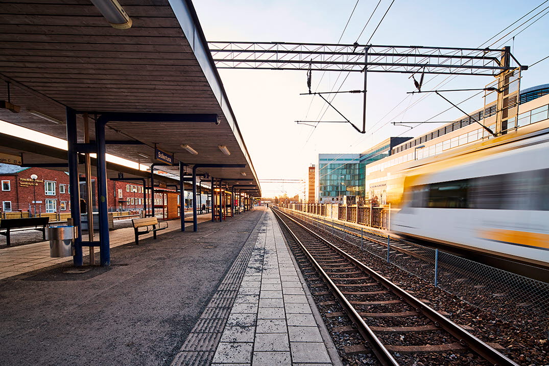 Perrongen på Sollentuna pendeltågsstation