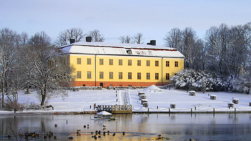 Edsbergs slott, sett från Edsviken.