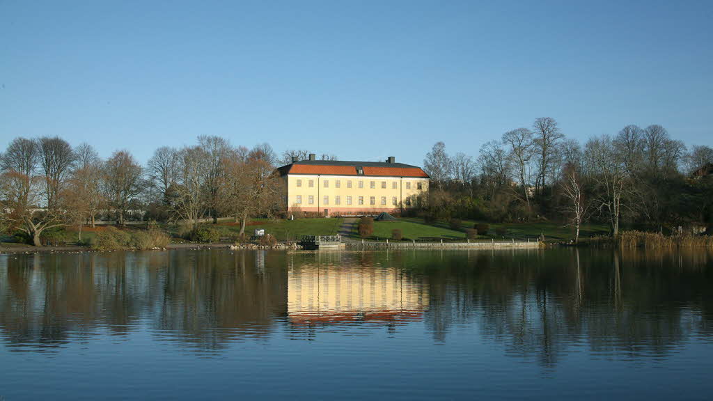 Edsbergs slott, sett från Edsviken.