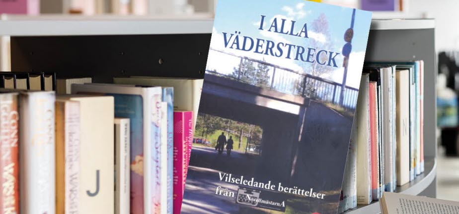 En bok framför en bokhylla med titeln: I alla väderstreck.